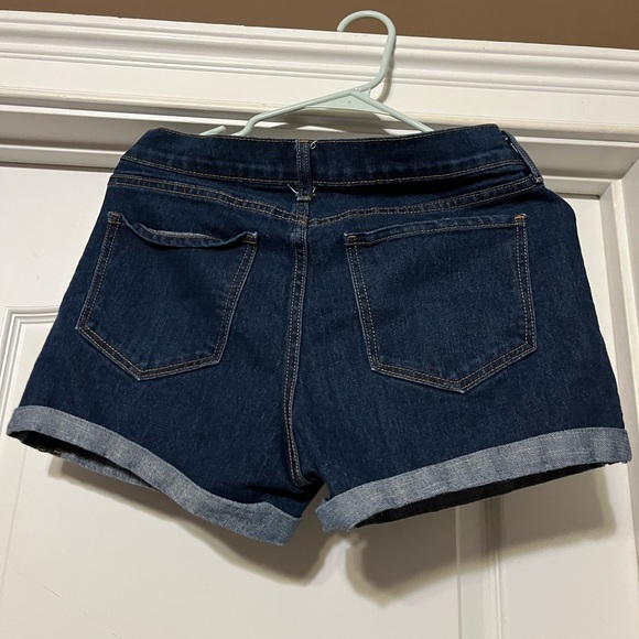 Old Navy women’s jean shorts - Picture 2 of 4
